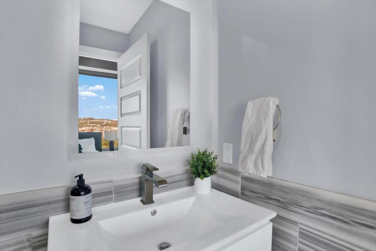 Cozysuites Spacious 2Br, Ppg Paints Arena, Pitts Pittsburgh Buitenkant foto