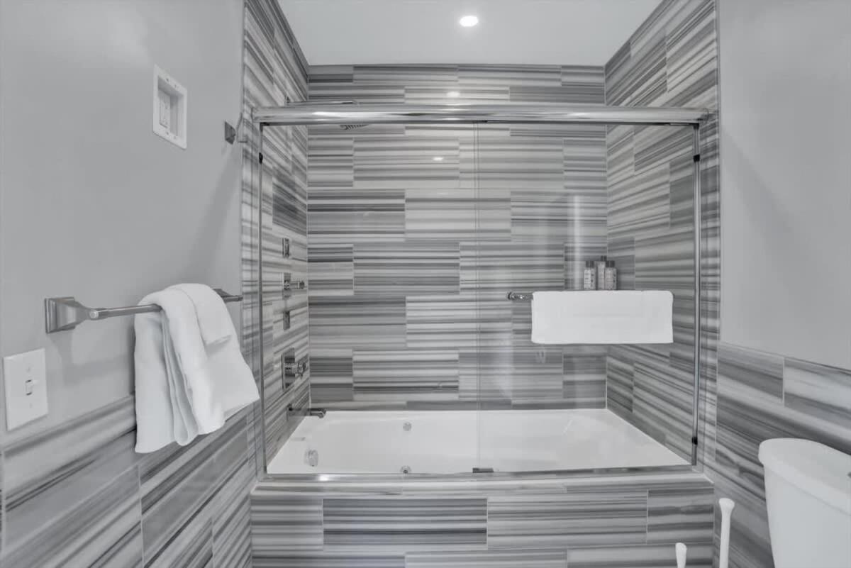Cozysuites Spacious 2Br, Ppg Paints Arena, Pitts Pittsburgh Buitenkant foto